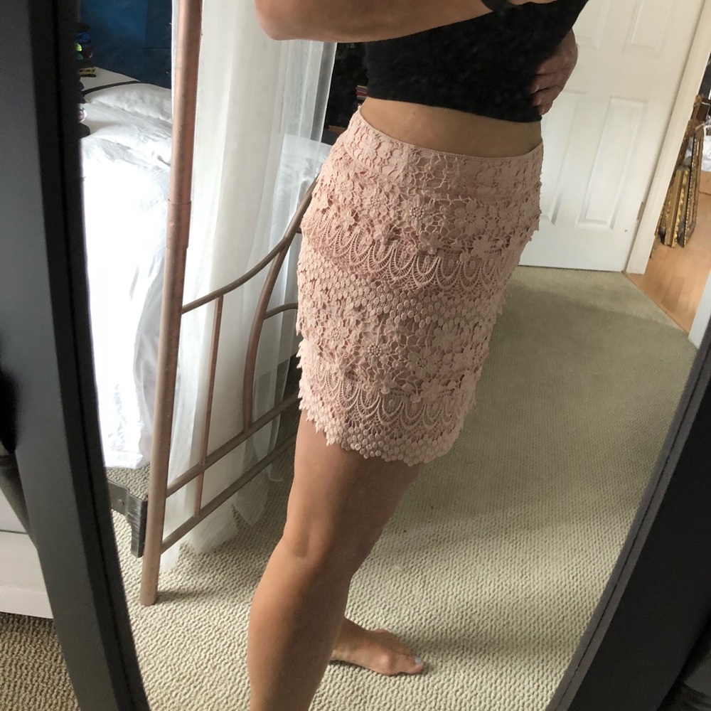 AEO Pink Tier Lace Mini Skirt LIKE NEW Sz 12 🌸🎀